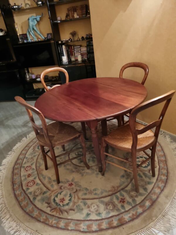 Table Louis Philippe en merisier + 4 chaises