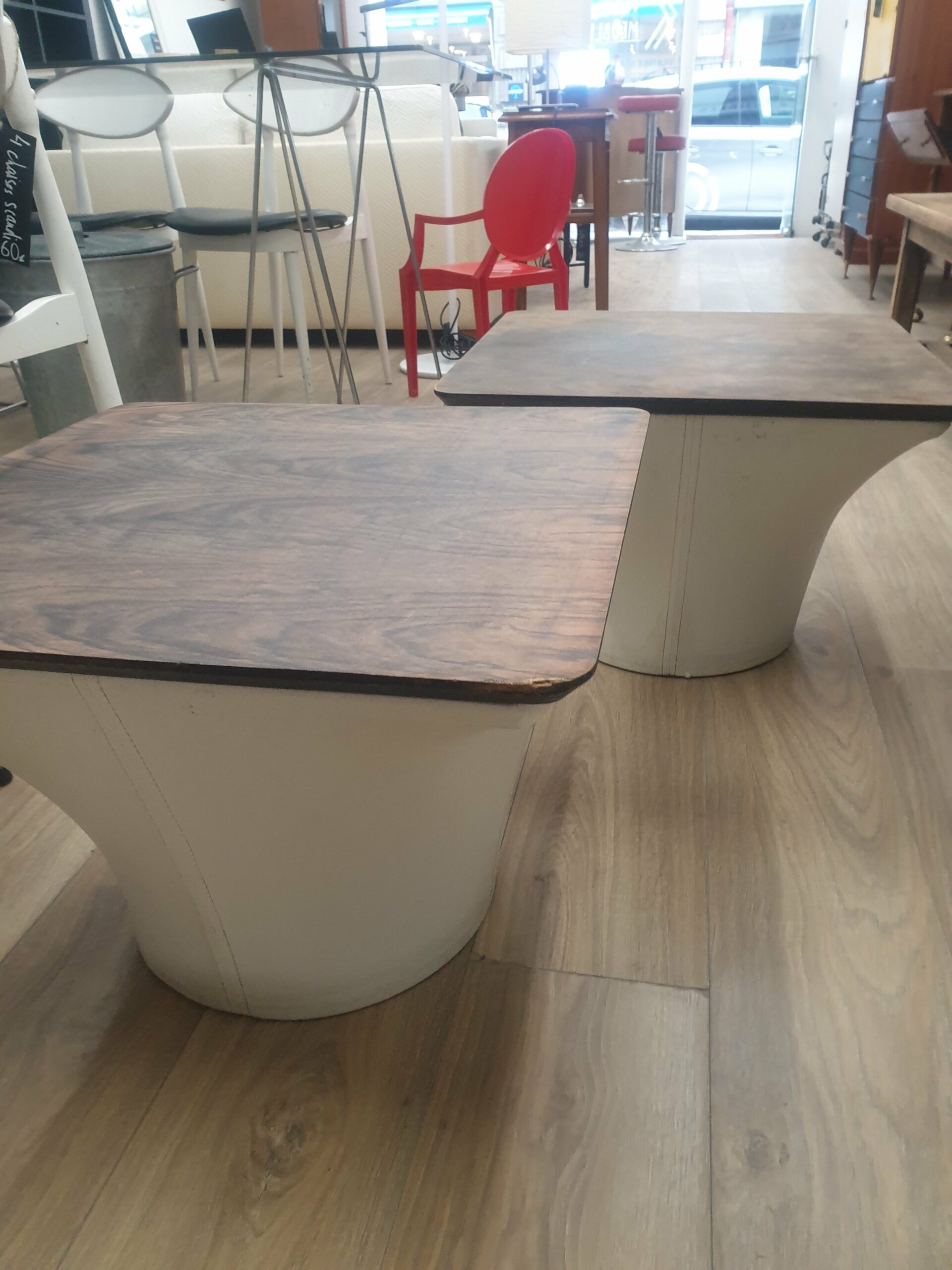 2 tables basses en Palissandre dans l'esprit Paulin – Image 2