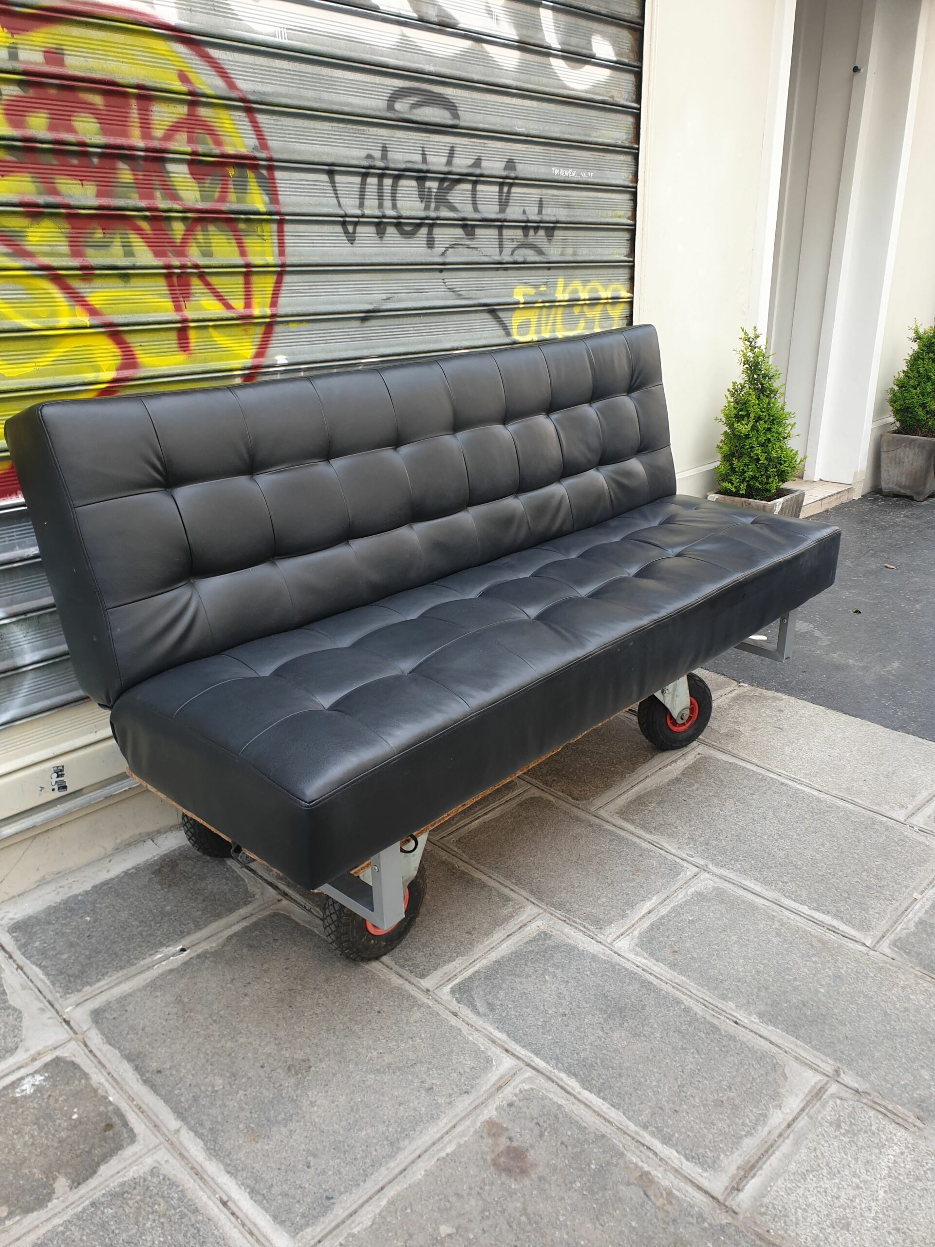 Banquette clic-clac design Skaï et Acier – Image 6
