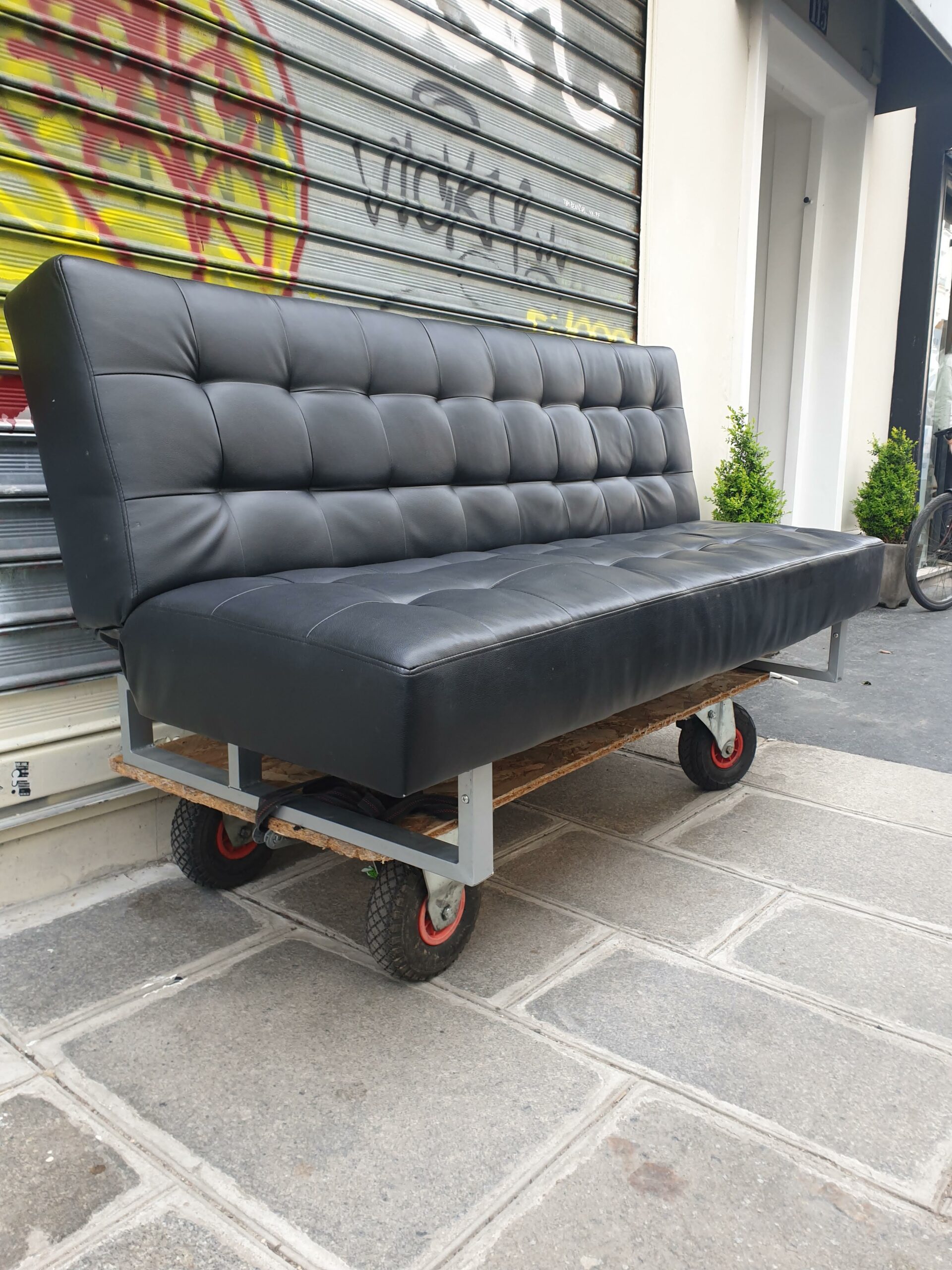 Banquette clic-clac design Skaï et Acier – Image 3