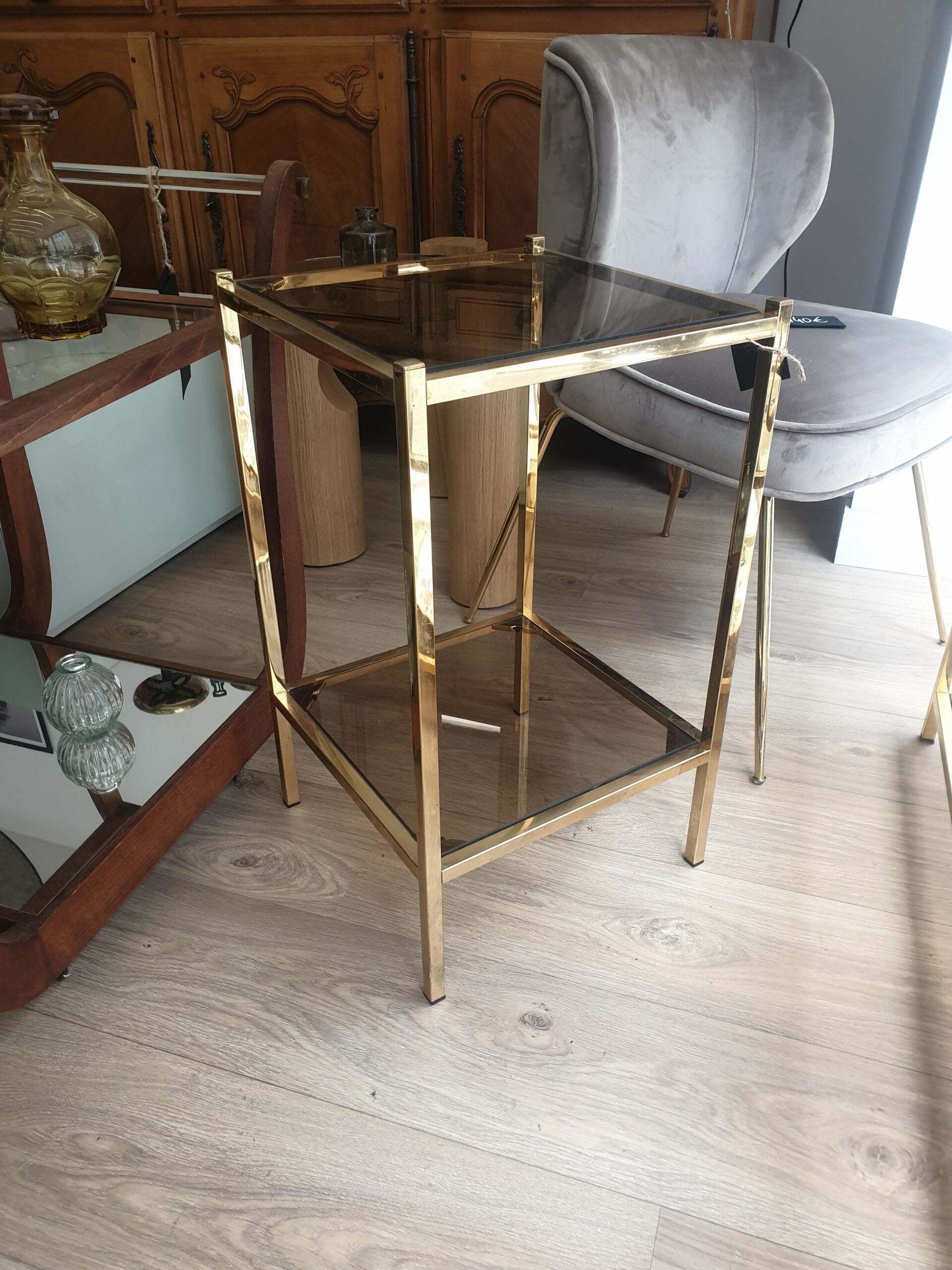 Bout de canapé basse verre et métal doré – Image 3