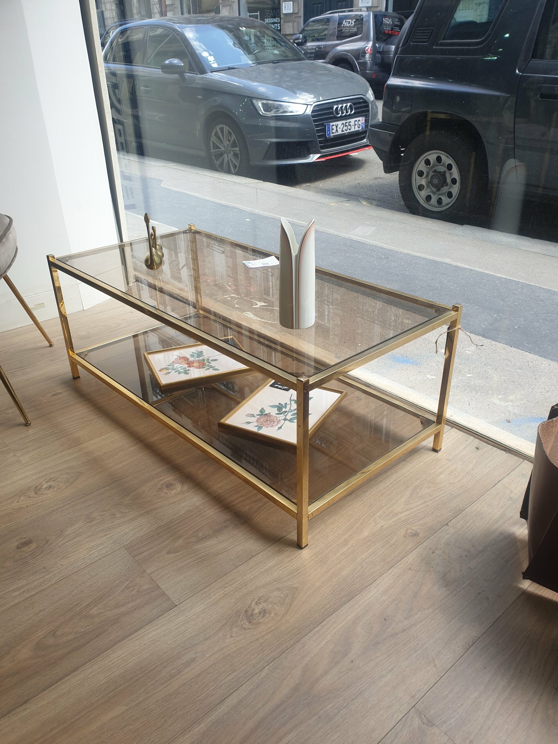 Grande table basse verre et métal doré – Image 2