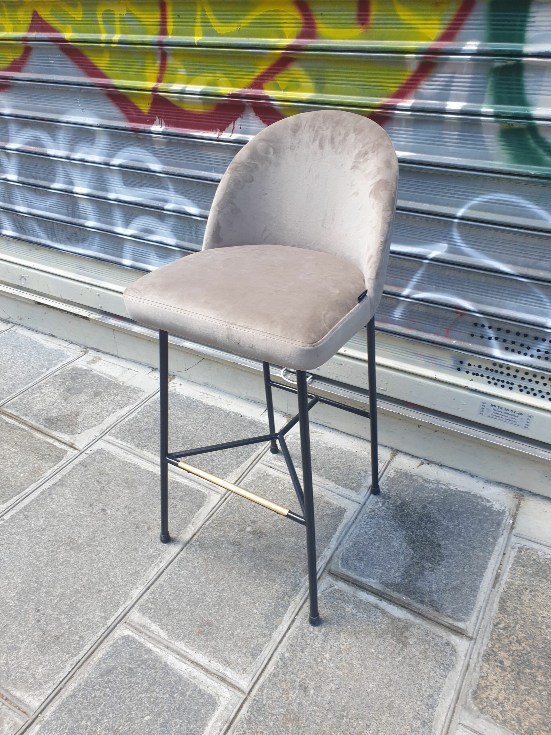Tabouret de bar BANE couleur taupe – Image 2