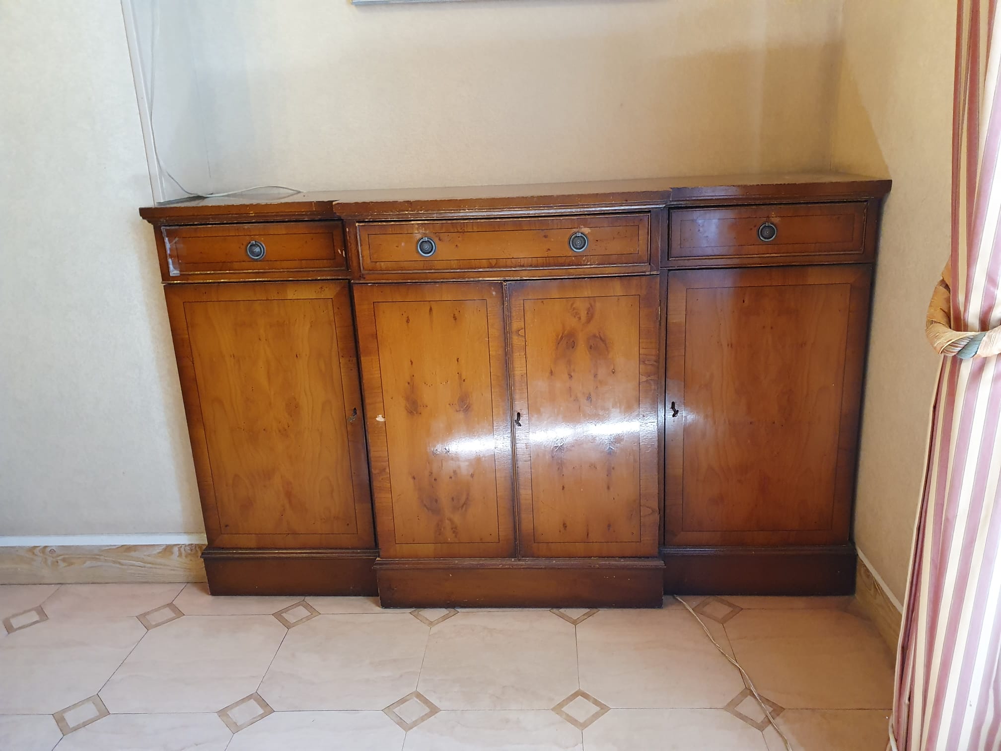 Buffet / enfilade étroite en merisier – Image 2