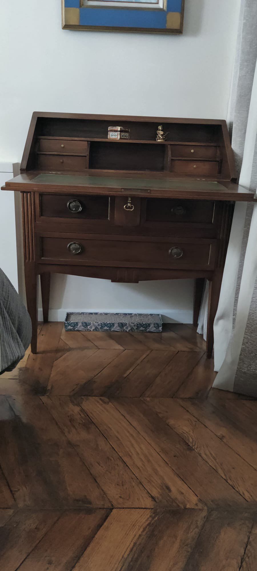 Bureau dos d'âne en noyer – Image 3