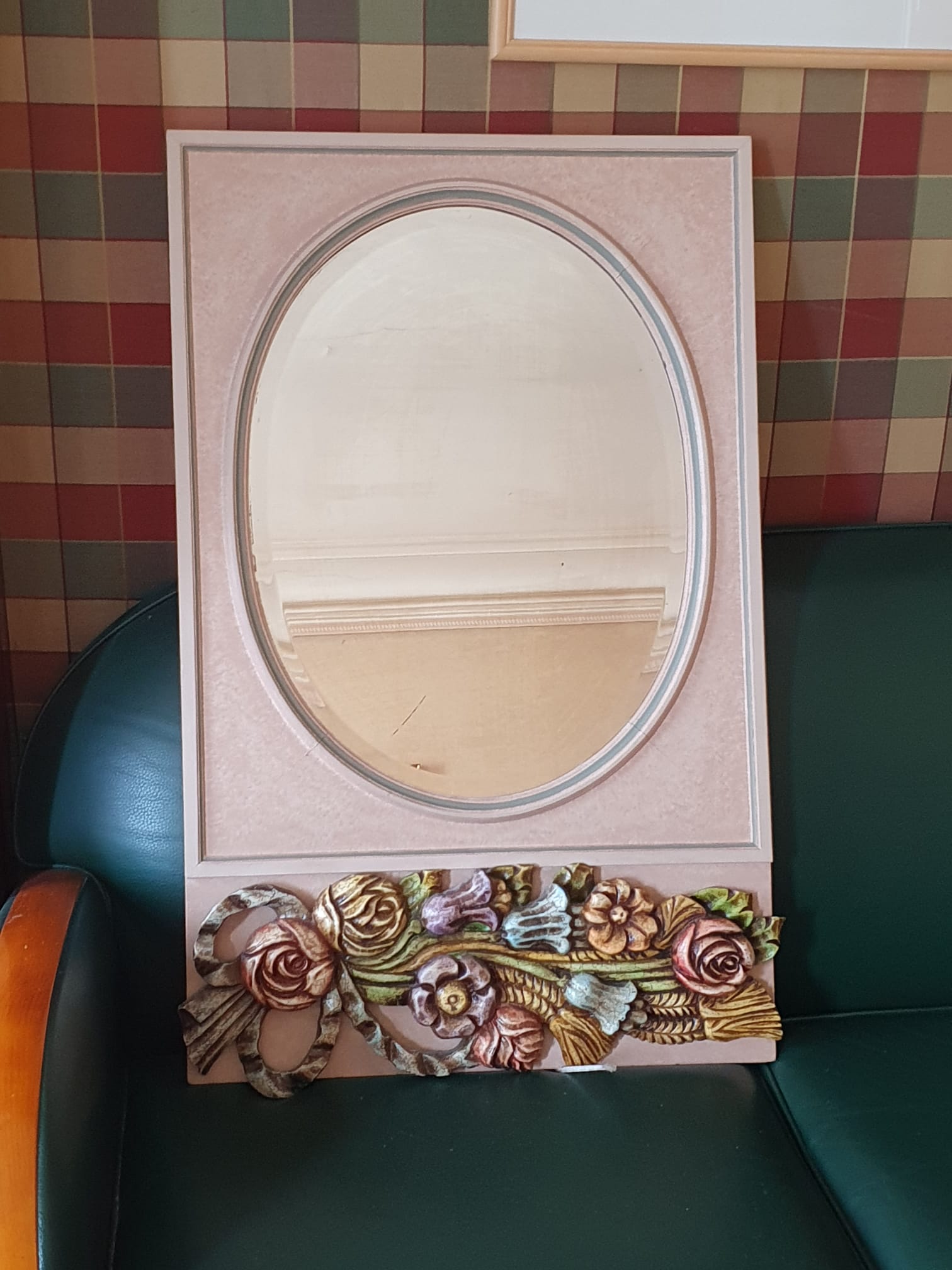 Miroir ovale verre biseauté avec frise en bois – Image 2