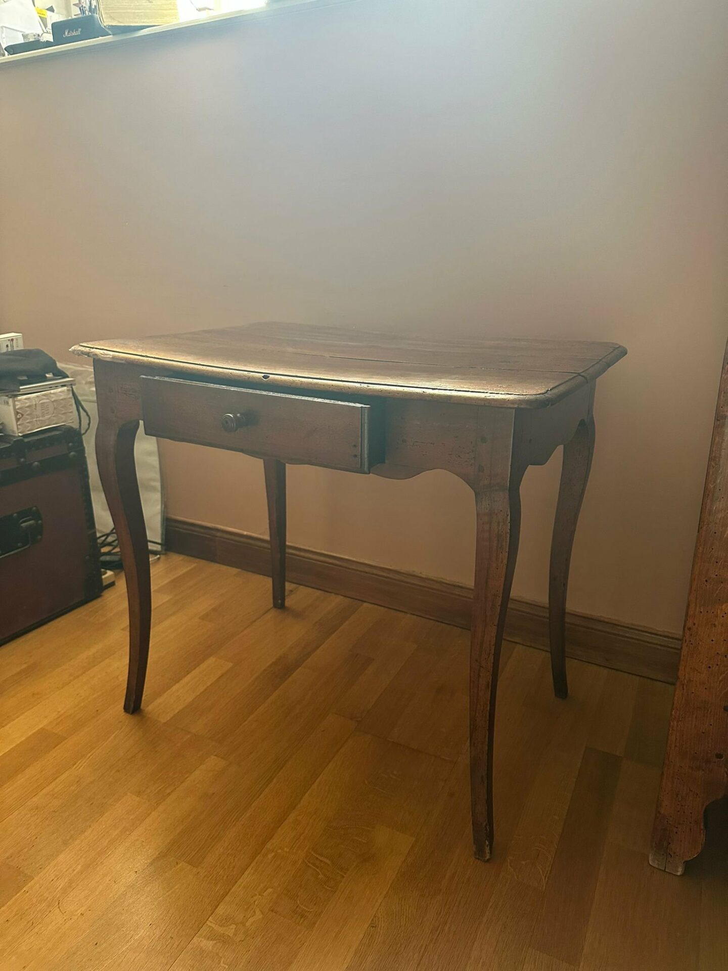 Bureau en bois ancien avec tiroir – Image 2