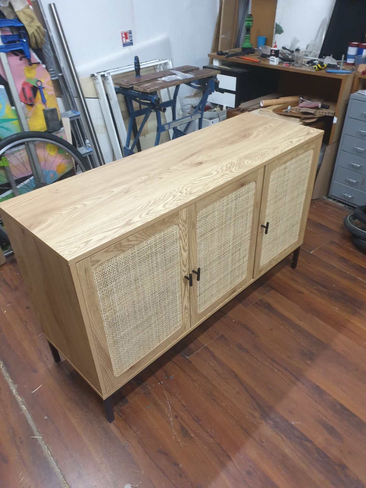 Buffet 3 portes cannage en rotin – Image 4