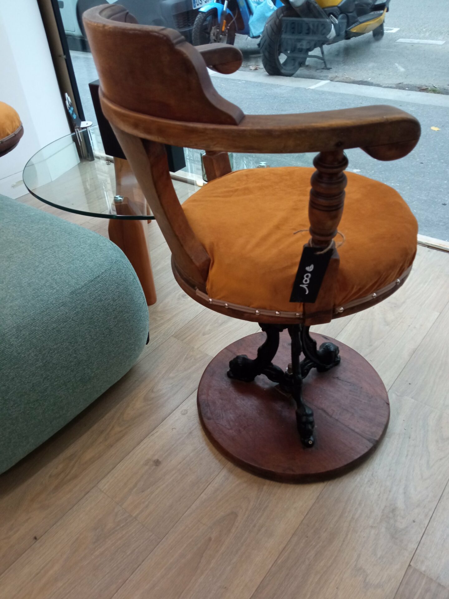 Paire de fauteuils de pilote rénovés – Image 4