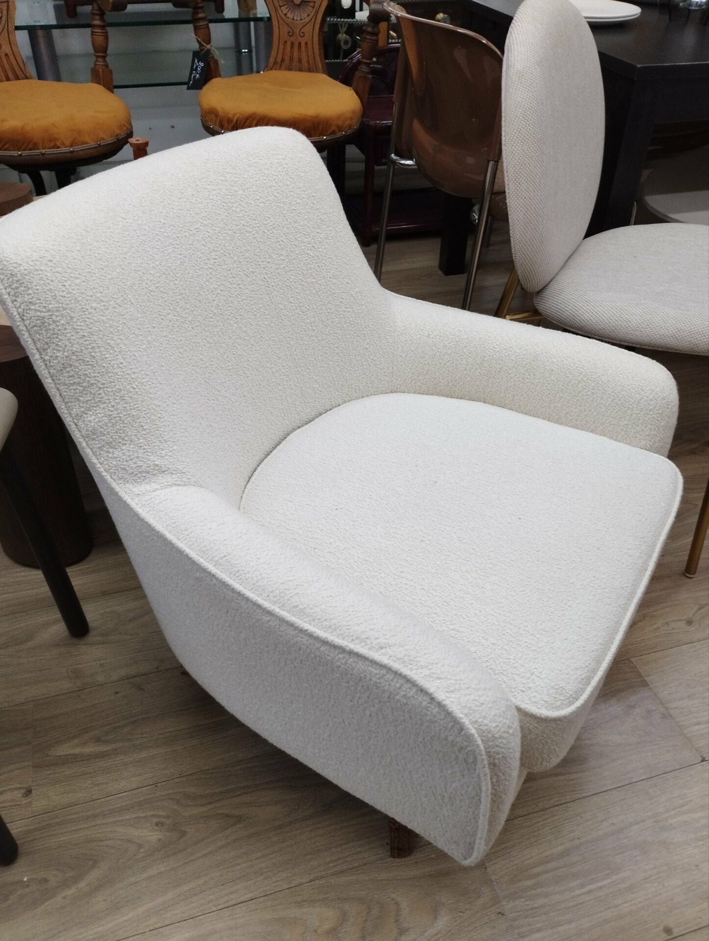 Fauteuil Golden Gun bouclette blanc – Image 2