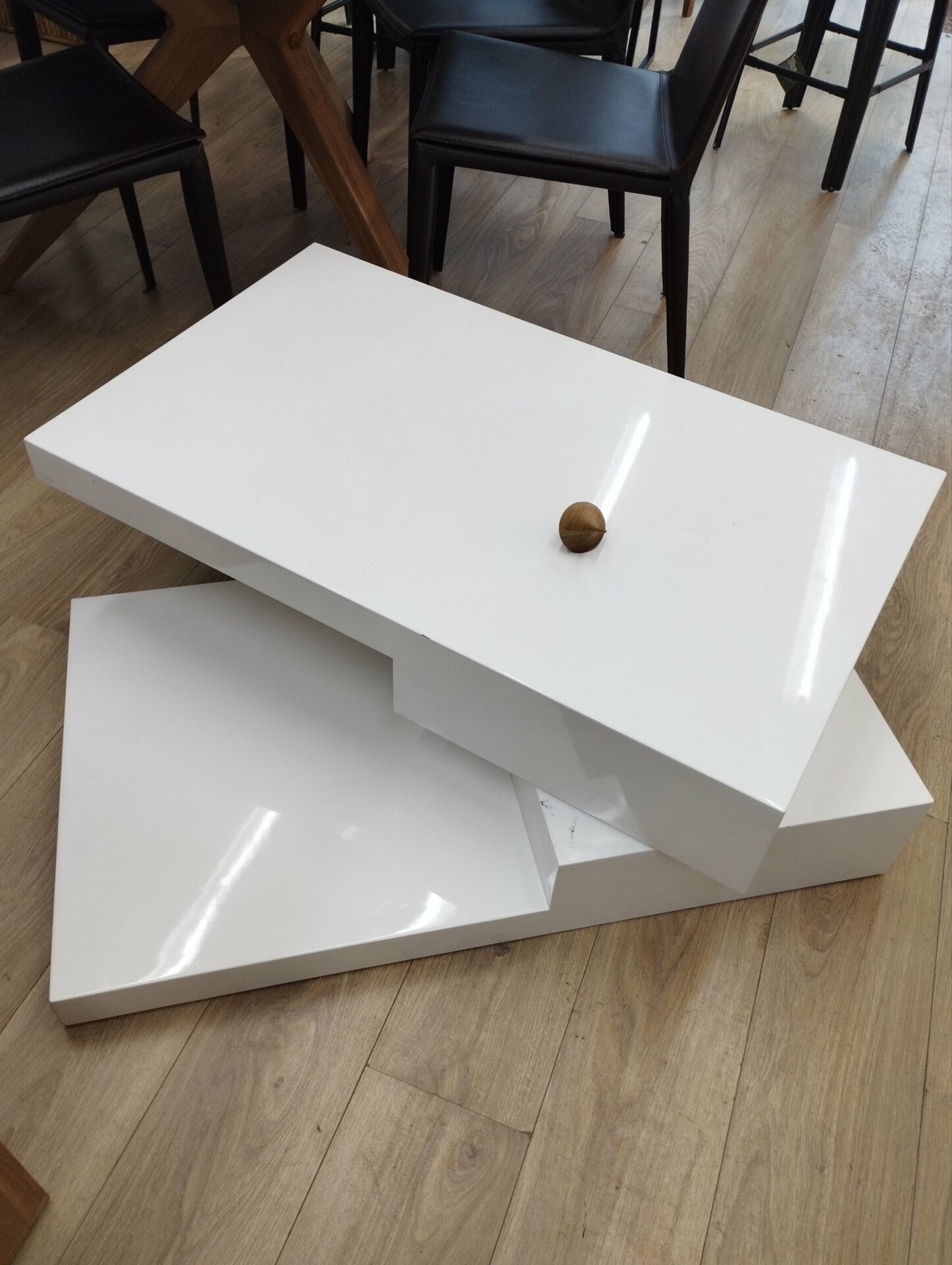 Table basse laquée blanche plateau tournant – Image 3