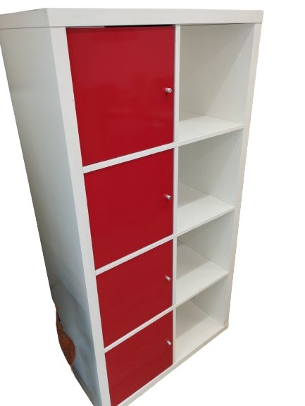 bibliothèque étagère kallax Ikea blanche placards rouges.