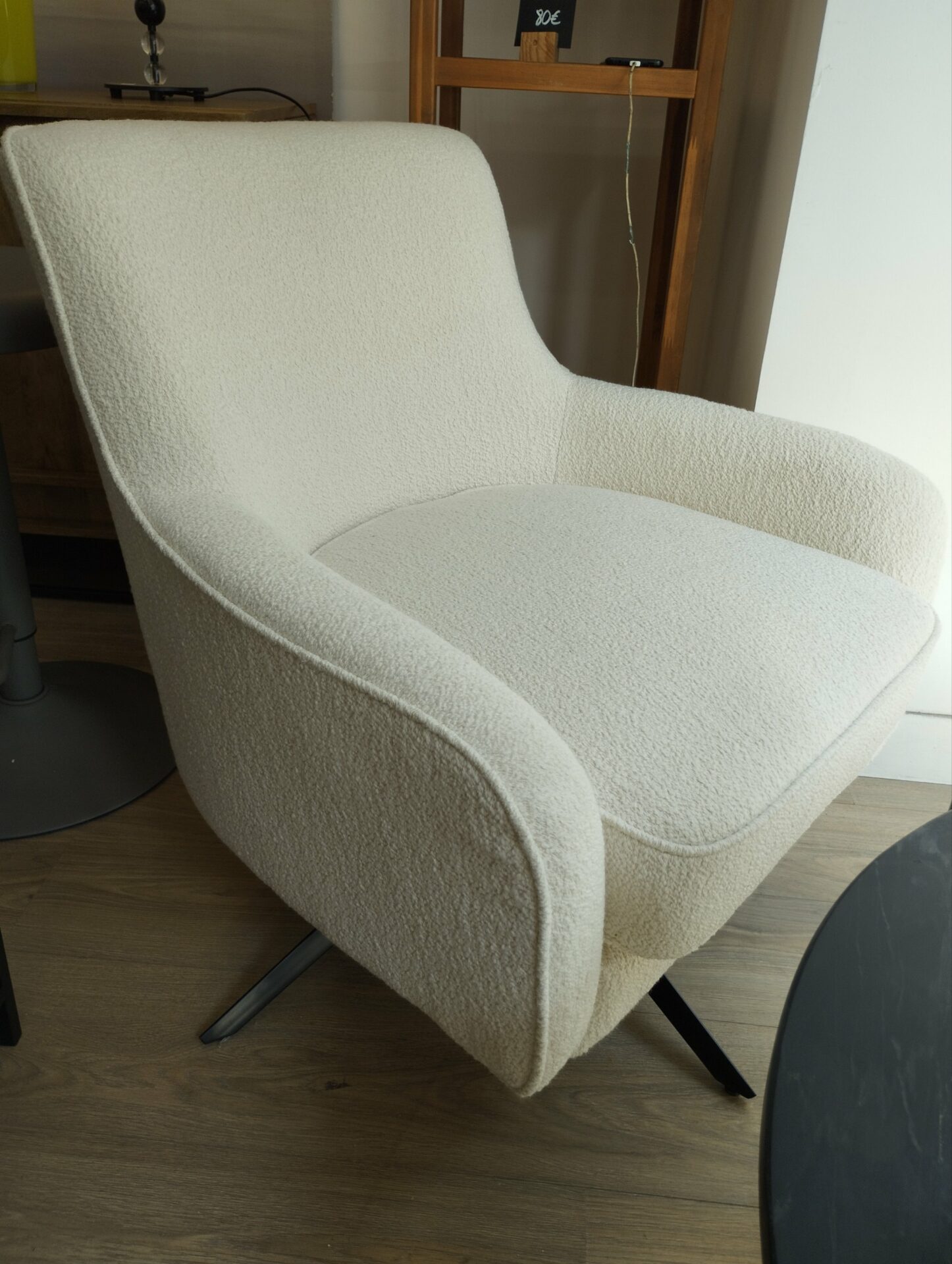 Fauteuil Golden Gun bouclette blanc – Image 3