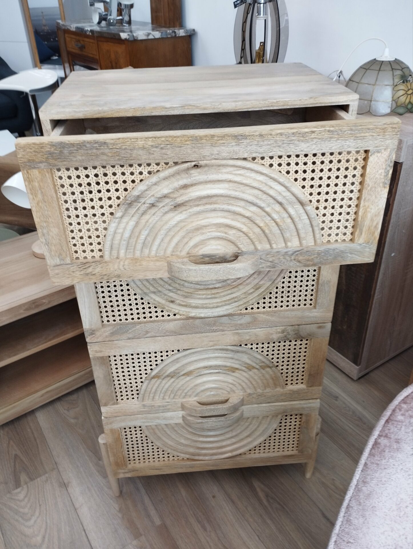 commode en manguier massif et rotin Tikamoon – Image 4