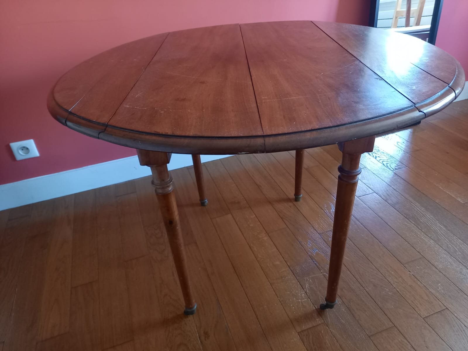 Table ronde ancienne en bois a volets – Image 2