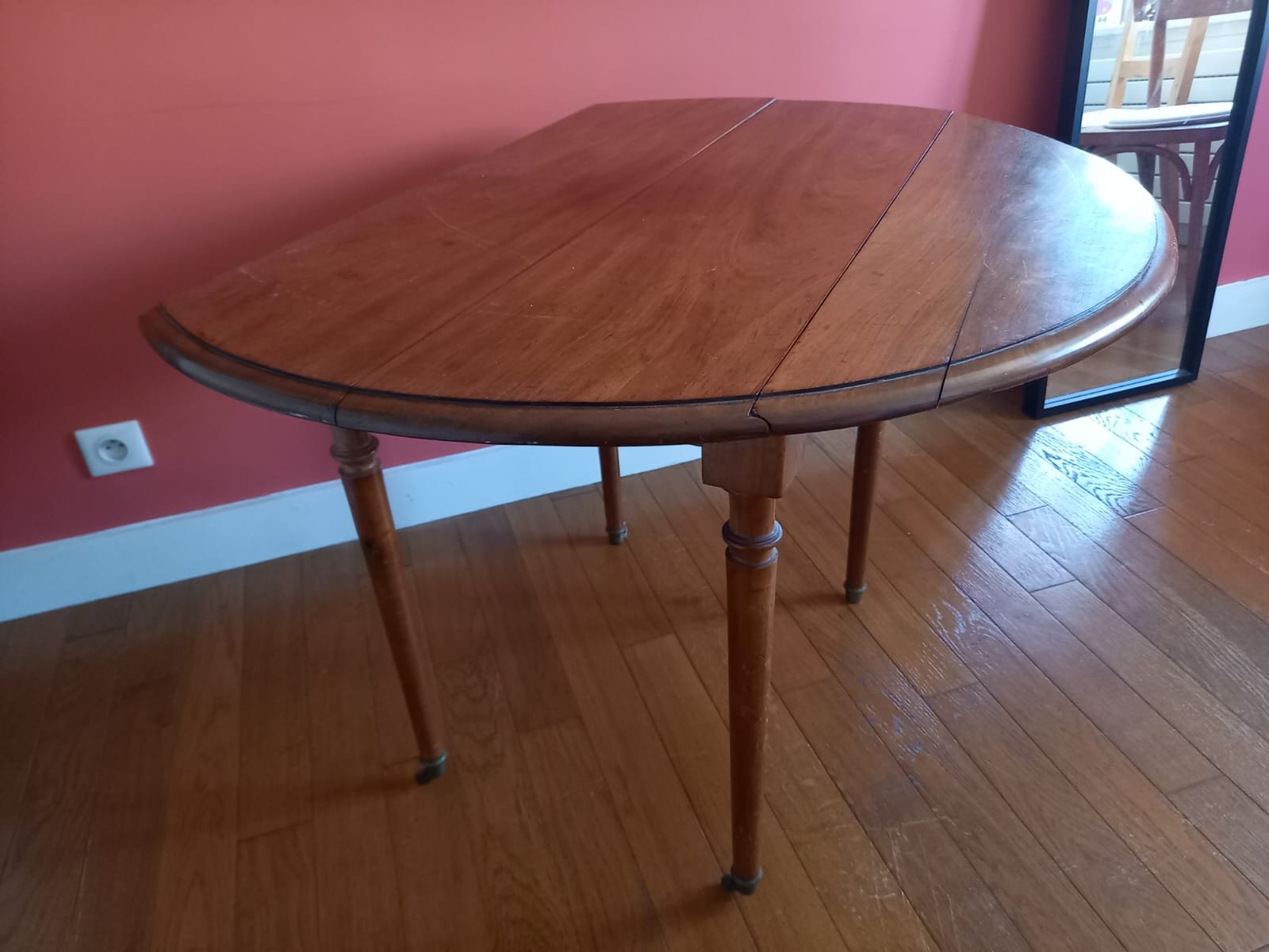 Table ronde ancienne en bois a volets – Image 3