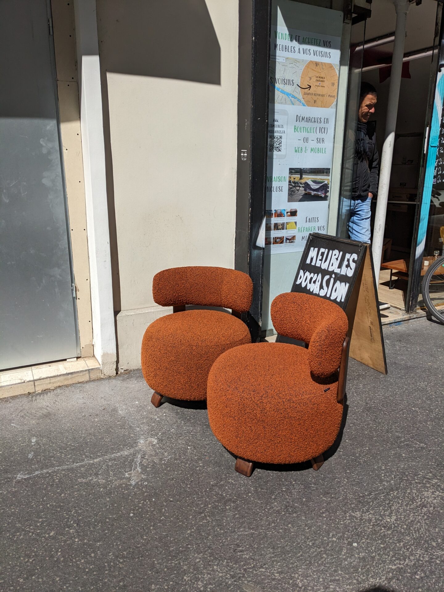 Paire de Fauteuils PLATON tissu Rouille bouclée – Image 3