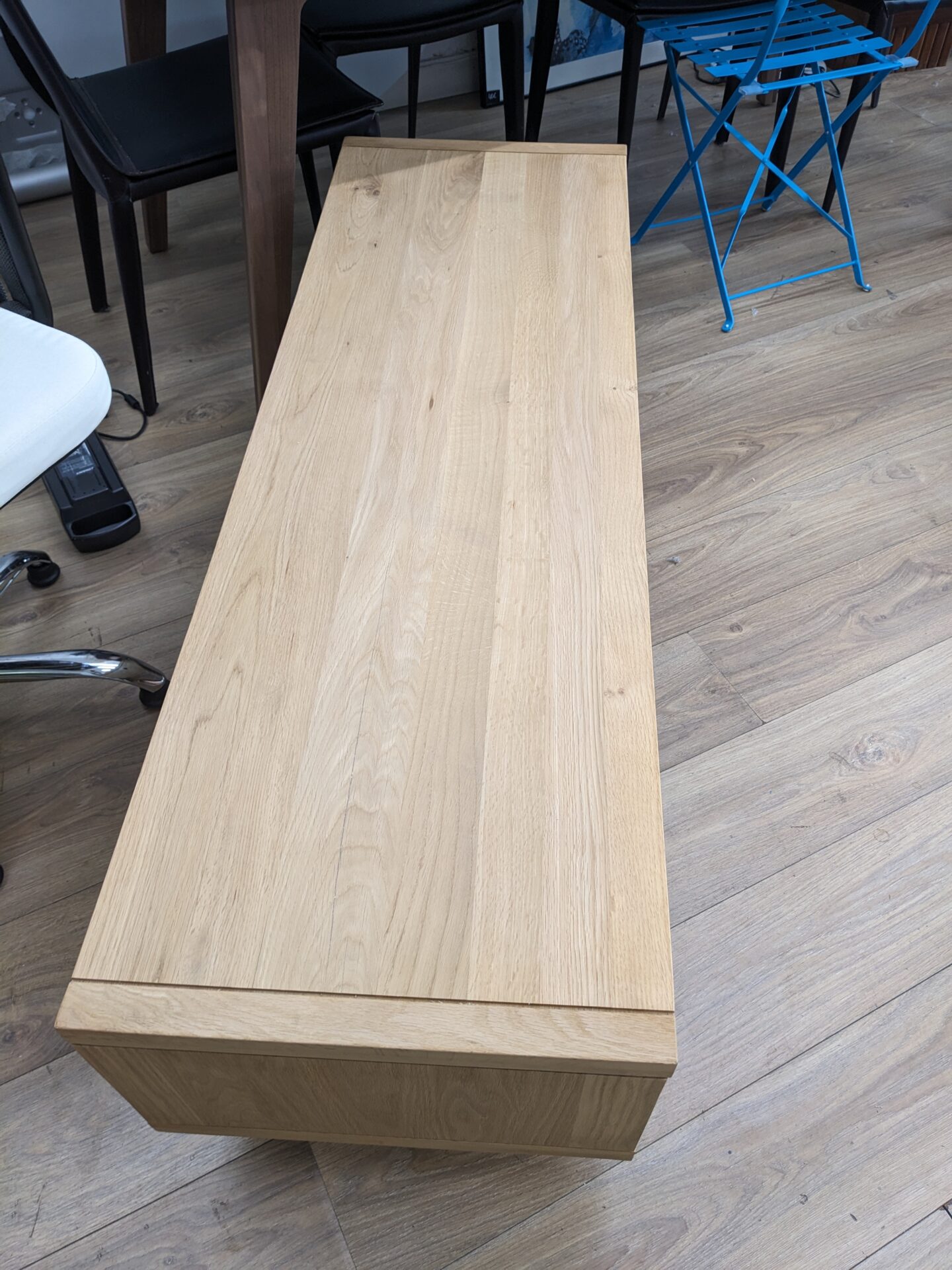 Meuble TV en chêne massif 140cm – Image 6