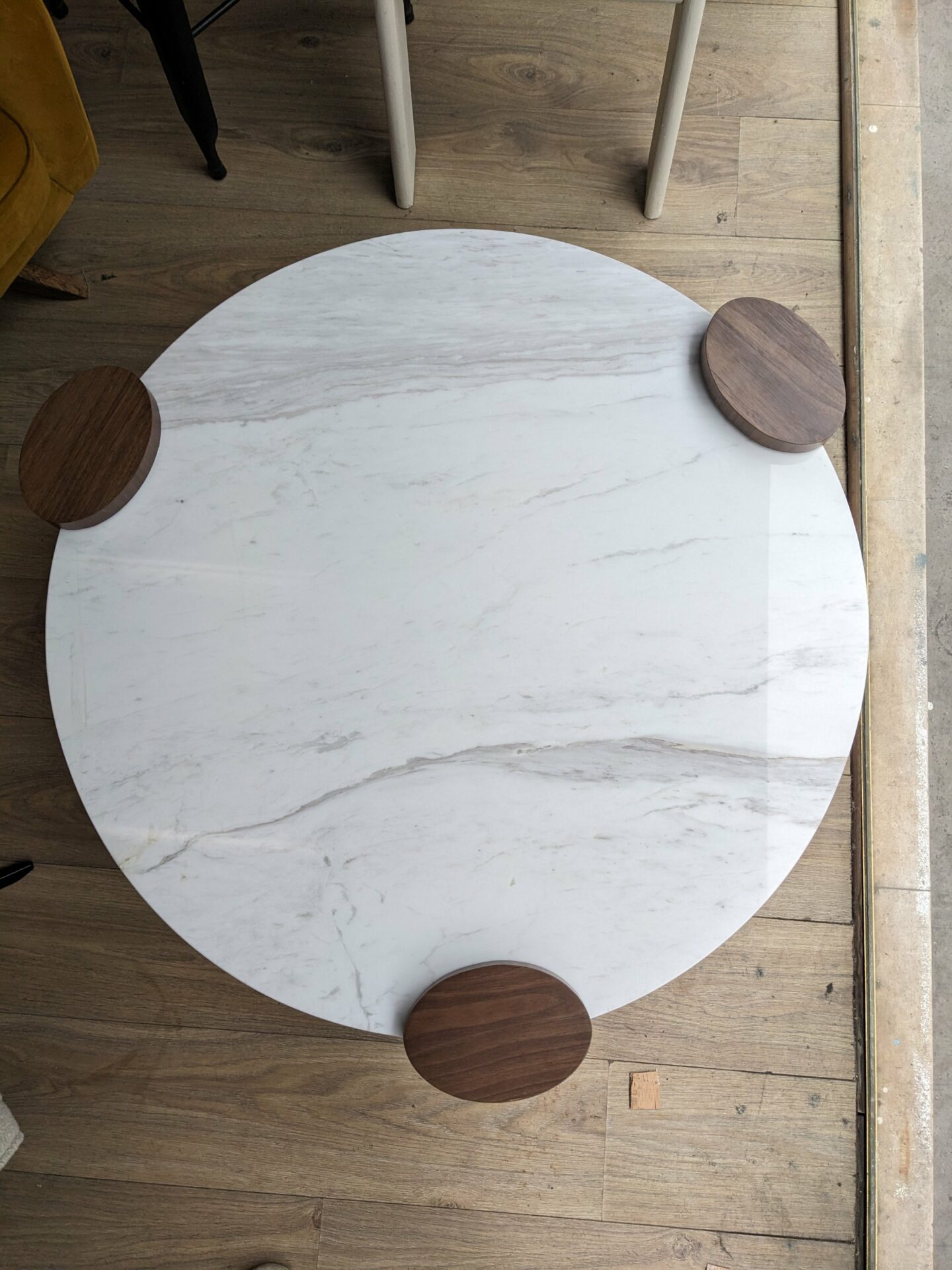 Table basse MIEIS marbre blanc – Image 2