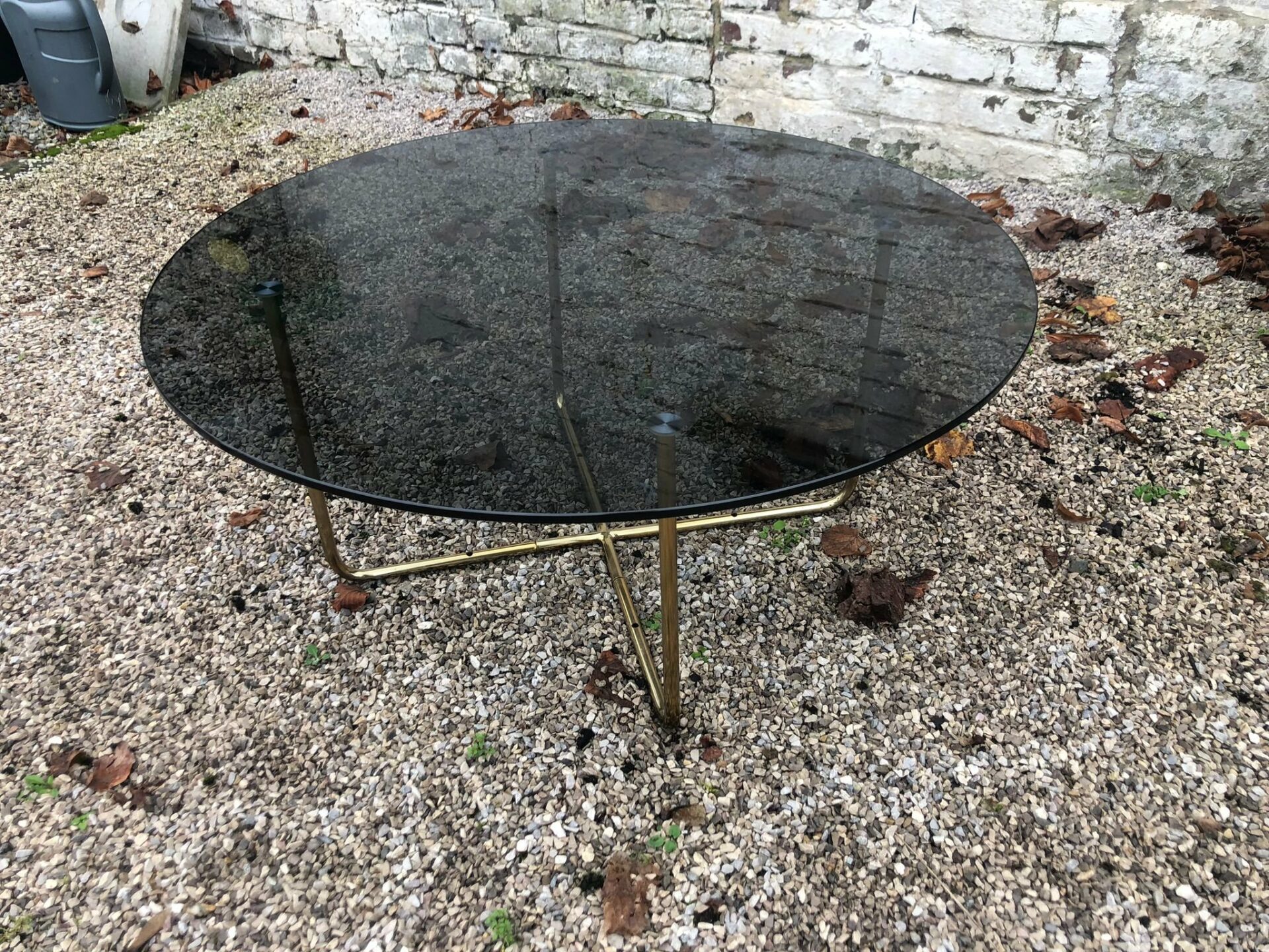 Table basse verre et laiton – Image 2
