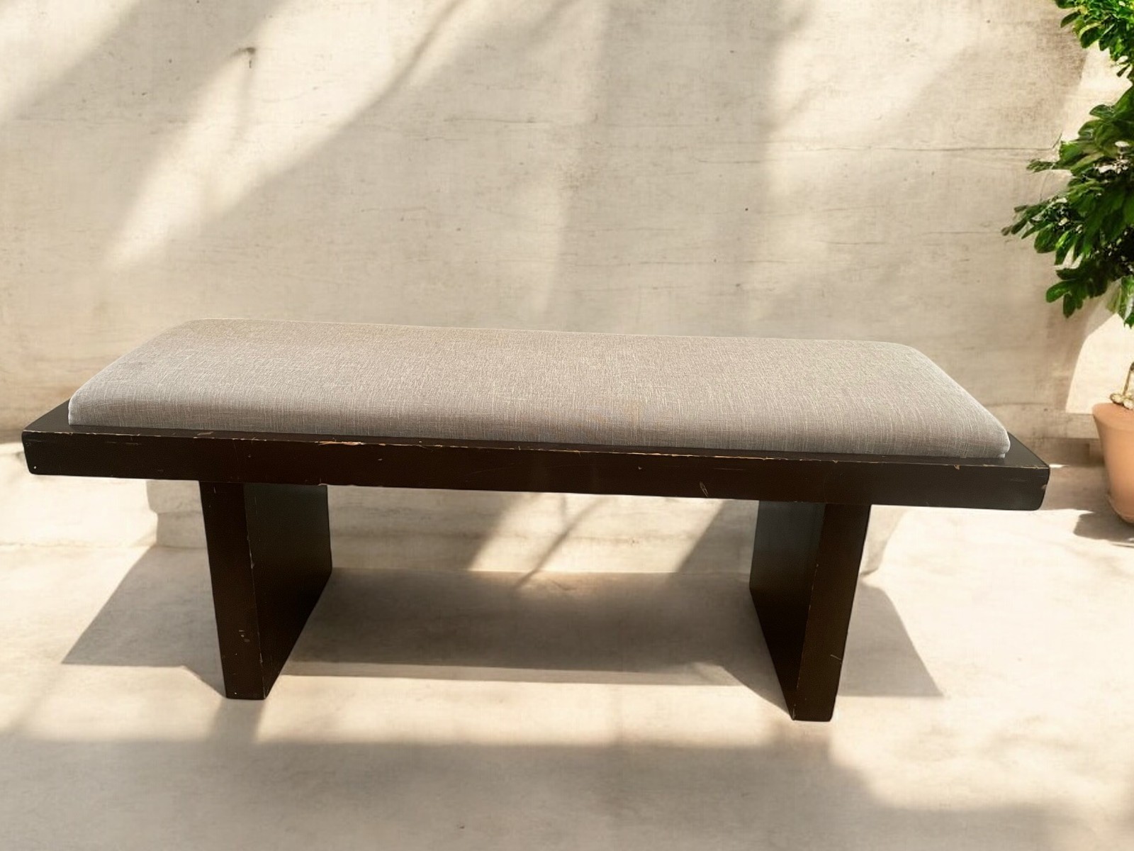 Banc en bois et coussin intégré – Image 3
