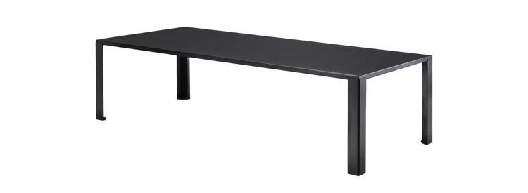 Table de salle à manger, en métal gris anthracite. Style industrielDesigner Maurizio Peregalli