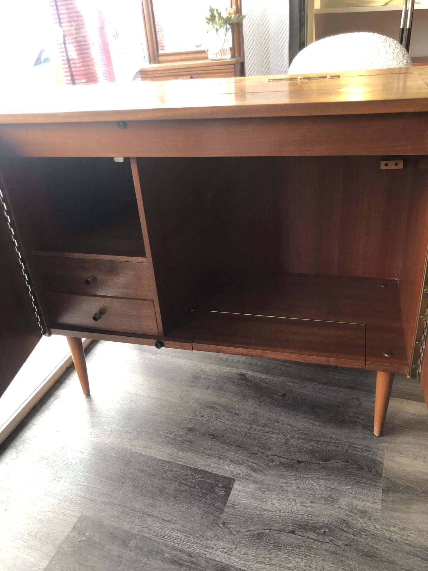 Meuble de métier vintage 60’s. Ex meuble pour machine à coudre – Image 2