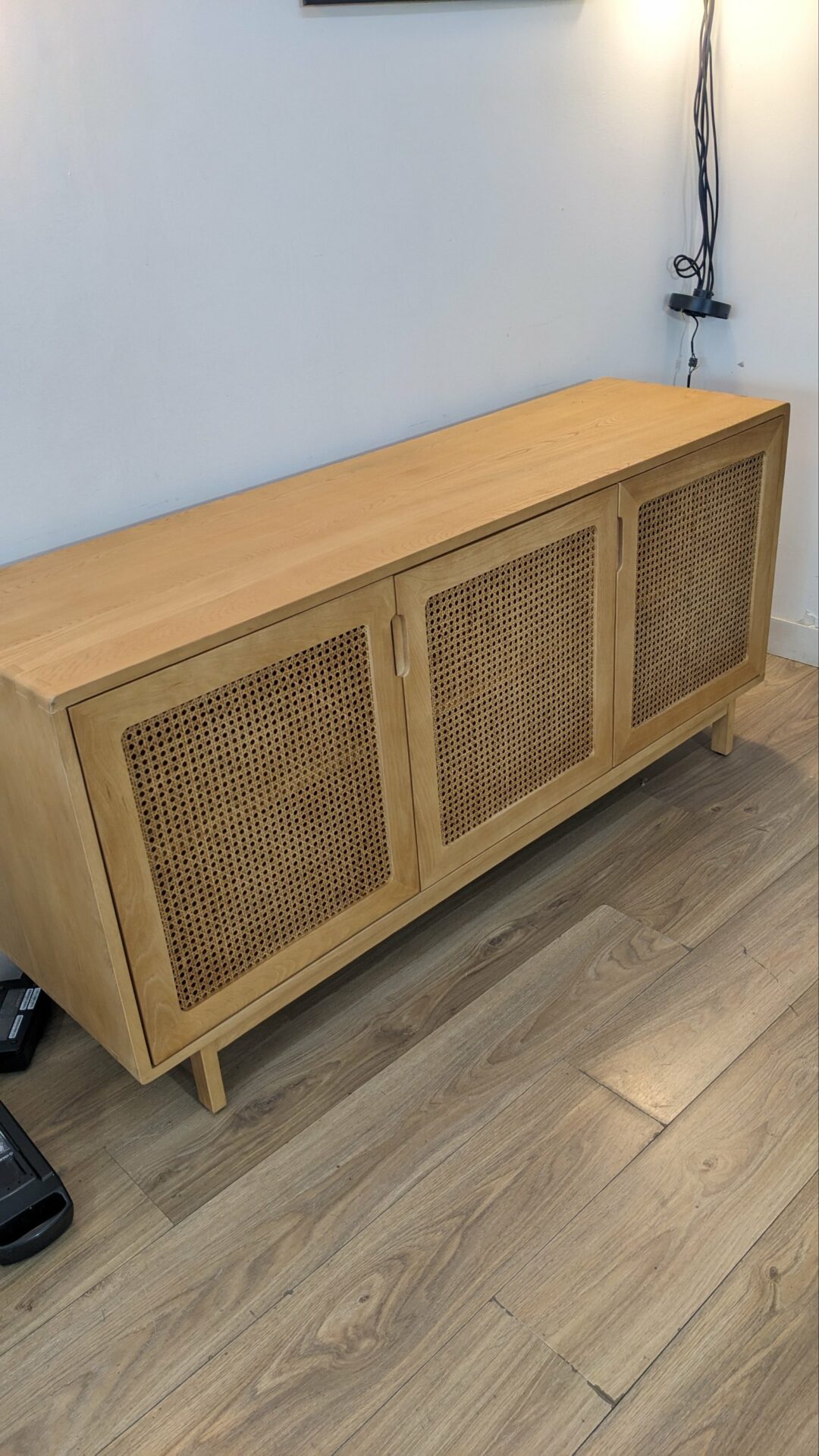 Buffet de salon bois massif et cannage – Image 2