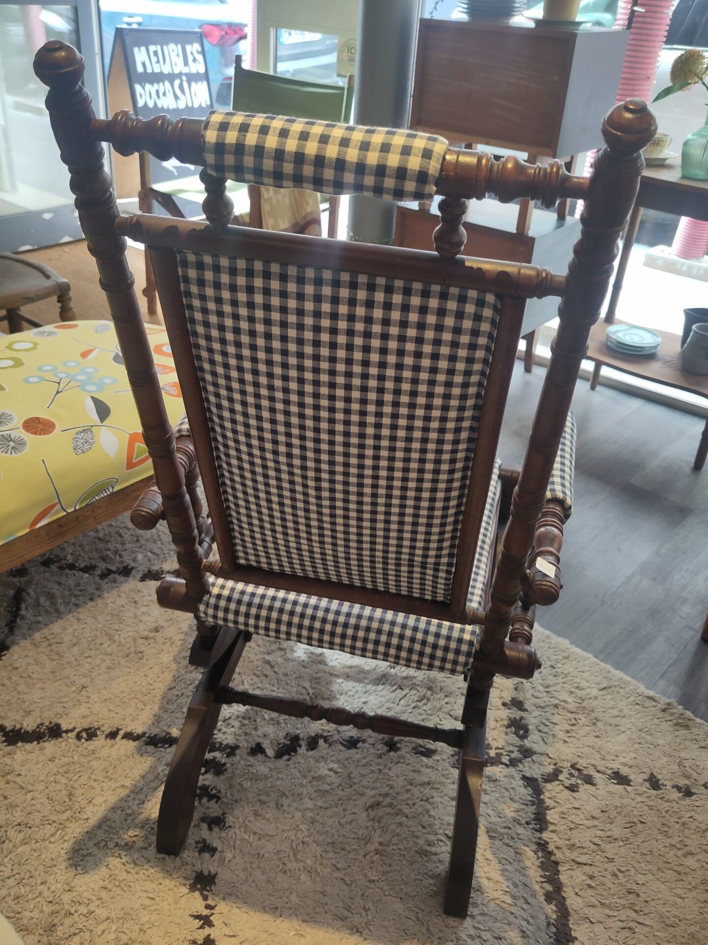 Chaise/Fauteuil à bascule en bois rénové – Image 4