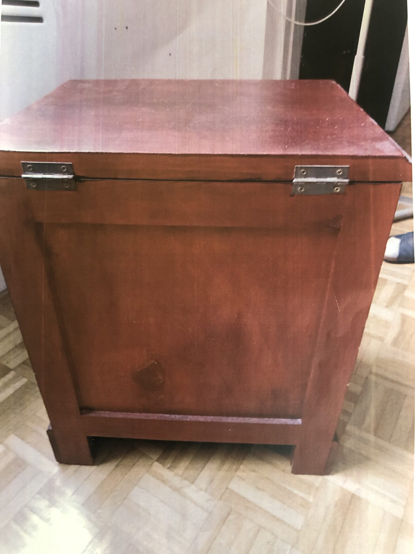 Coffre de rangement en acajou – Image 4