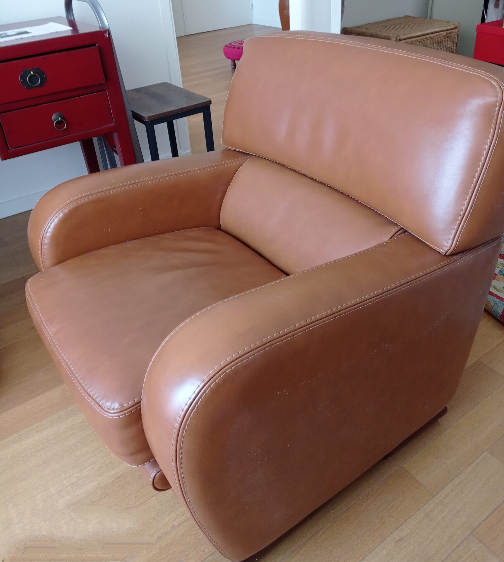 Fauteuil en cuir marron clair – Image 4