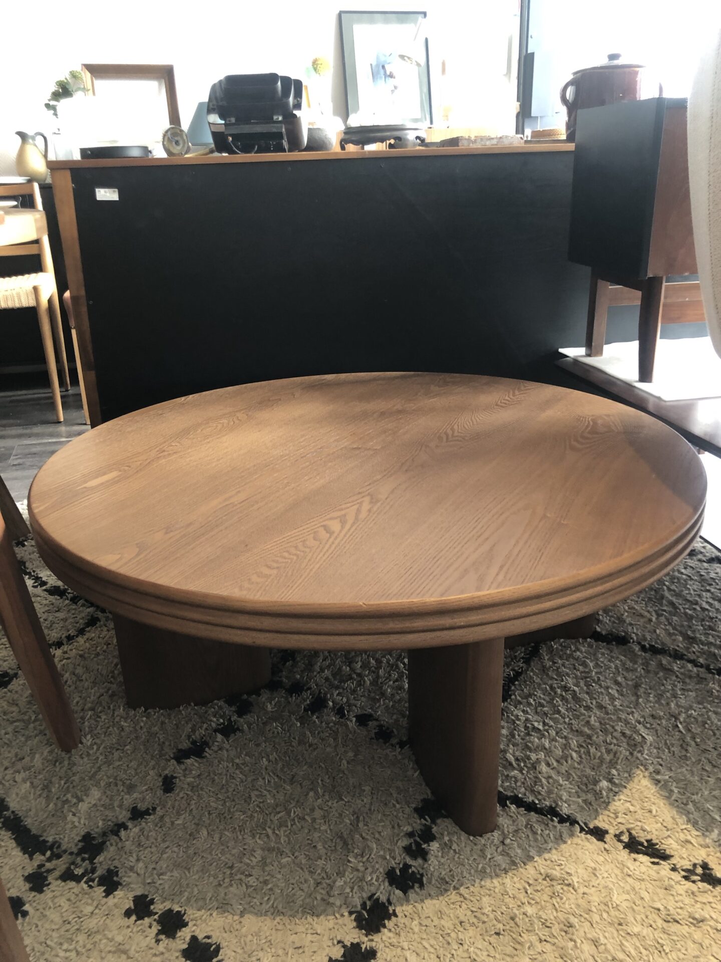 Table basse en noyer MIRA revisitée – Image 2