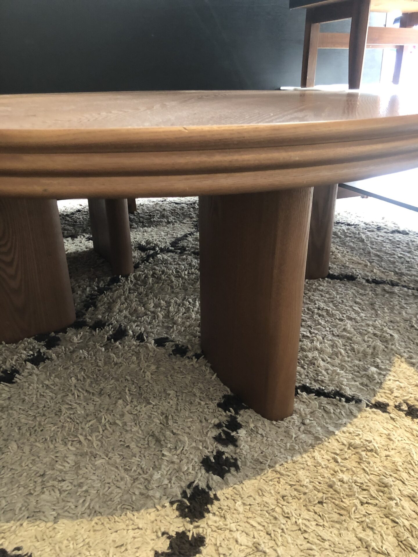 Table basse en noyer MIRA revisitée – Image 3