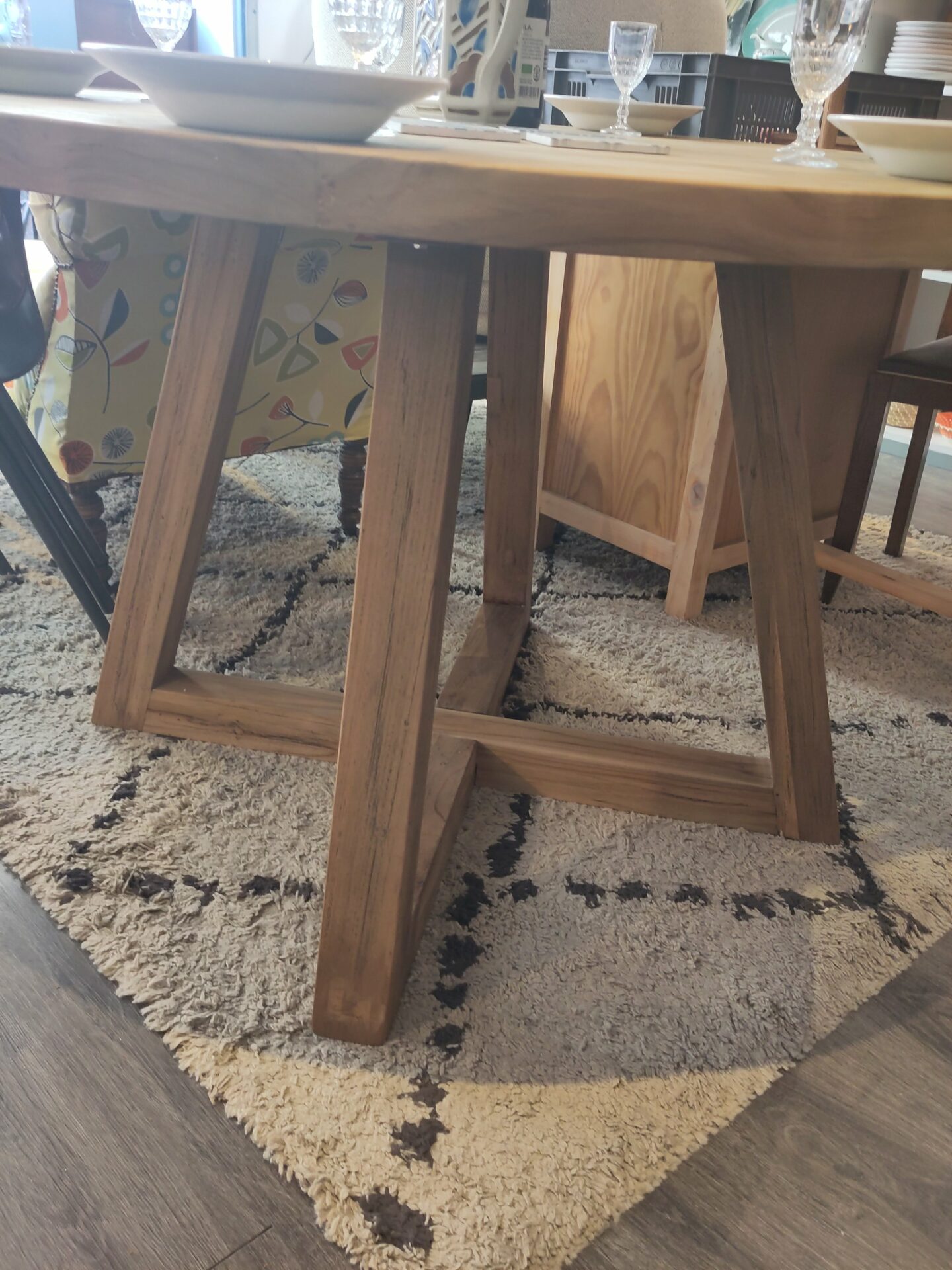 Table de salle à manger en teck massif recyclé – Image 4