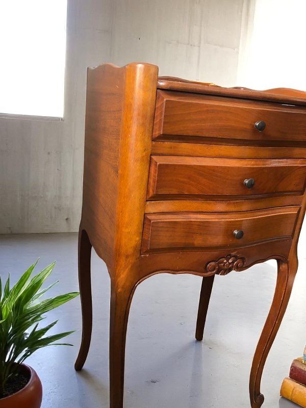 Commode / Meuble d’appoint Louis XV – Image 3