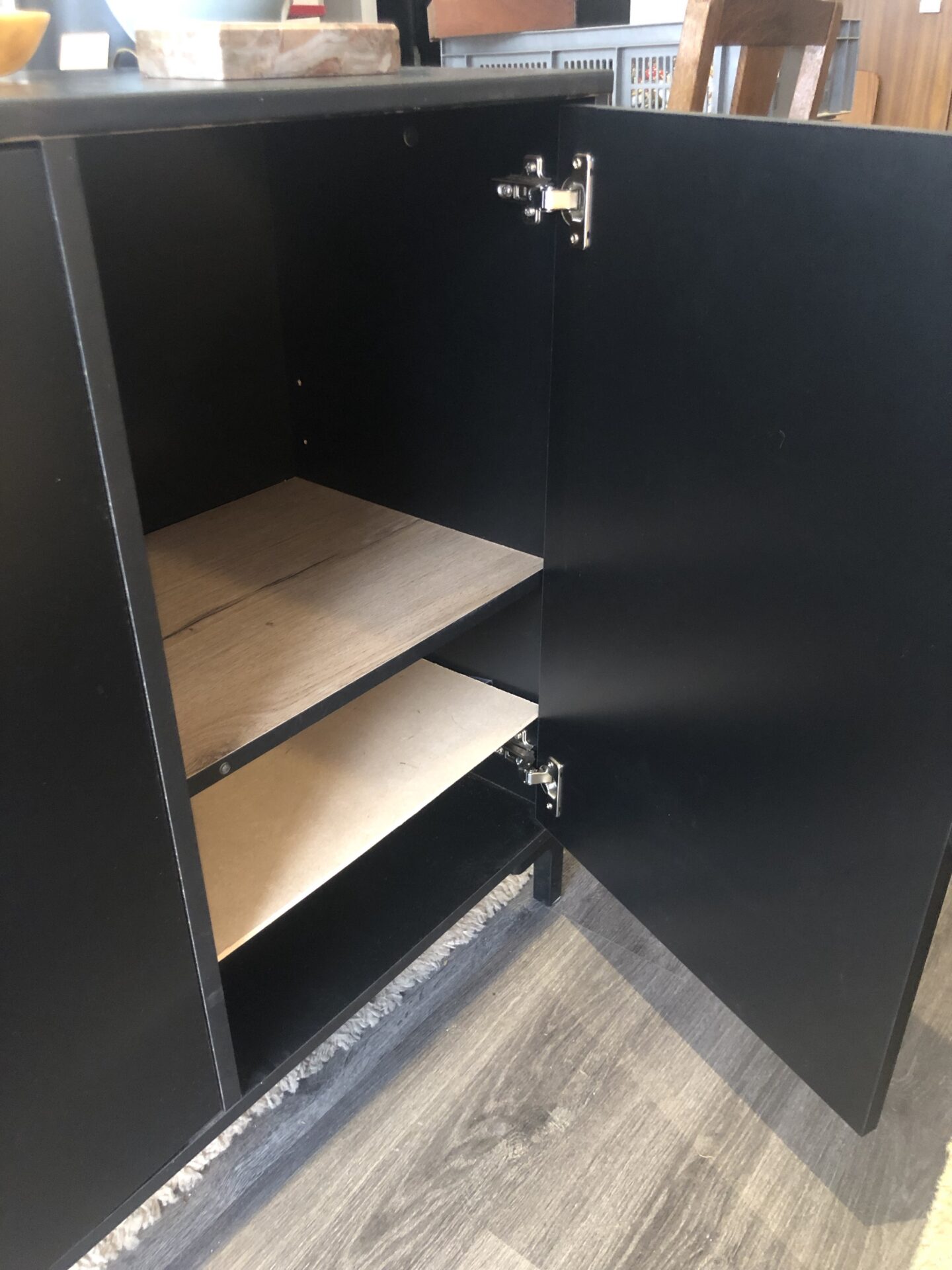 Enfilade - buffet en bois peint en noir – Image 6