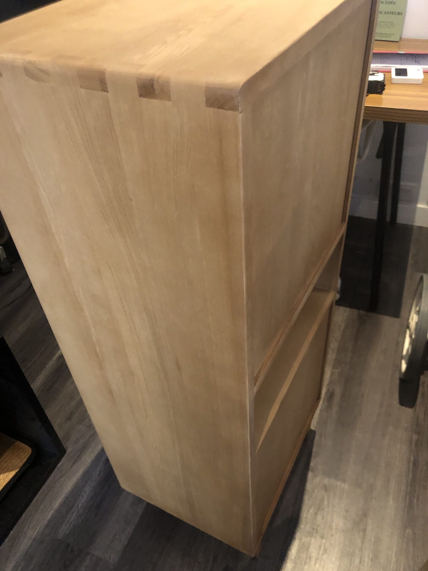 Petite bibliothèque - meuble de rangement « LUIS » en orme massif et cannage – Image 6