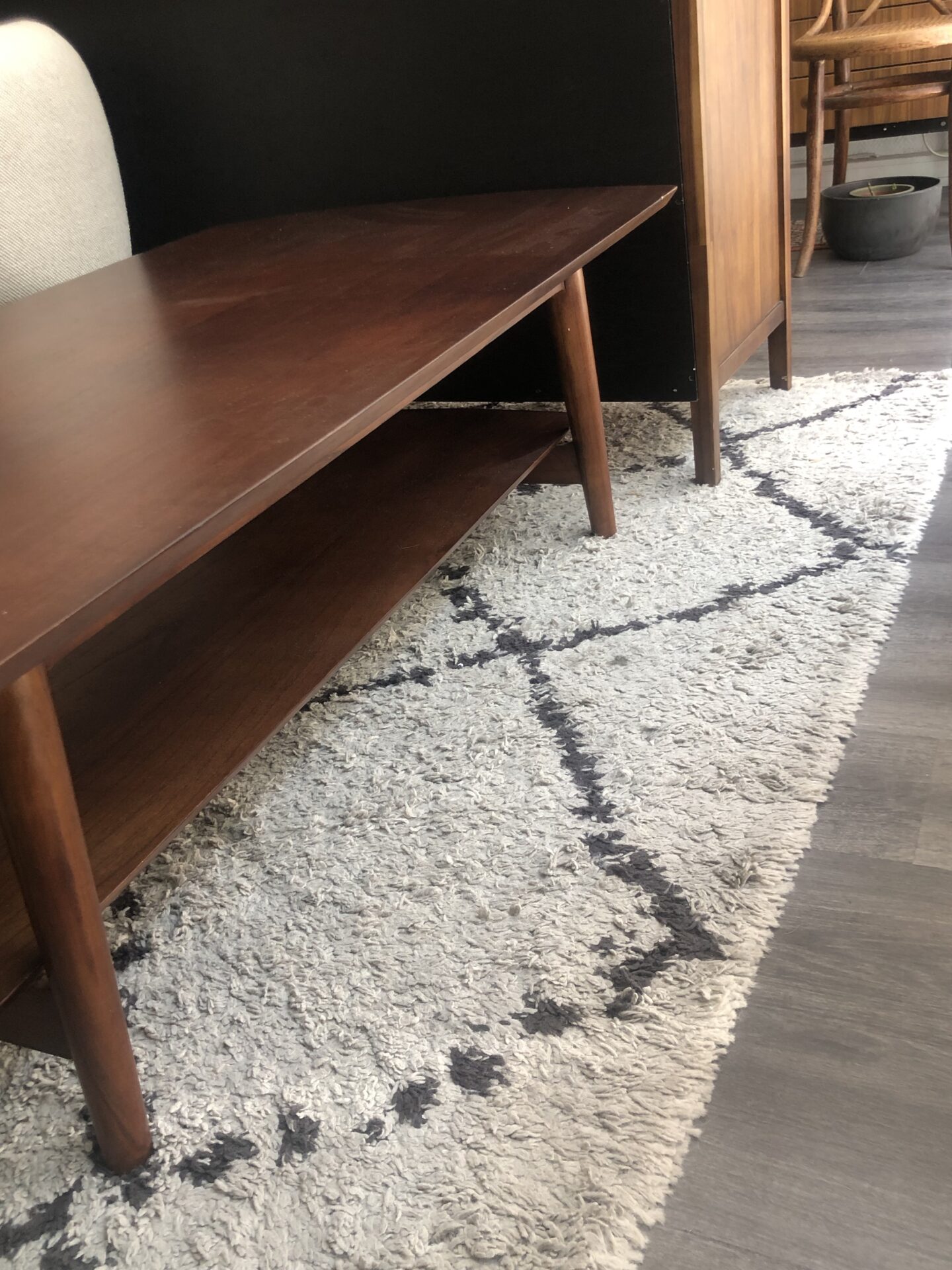 Table basse mindi massif finition noyer – Image 5