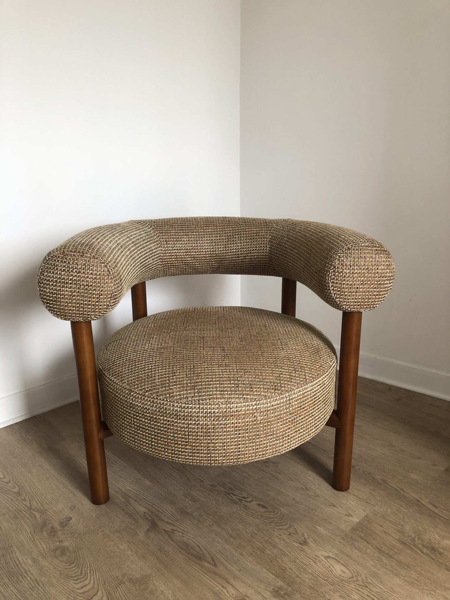 Fauteuil Carol bois et tweed – Image 2