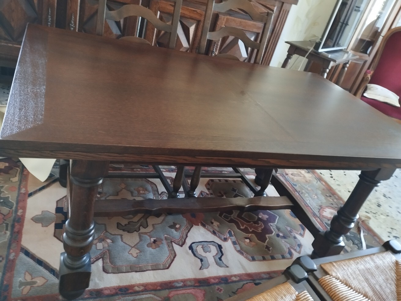 Table en bois massif.
(Possibilité de poncage et éclaircissement) – Image 2