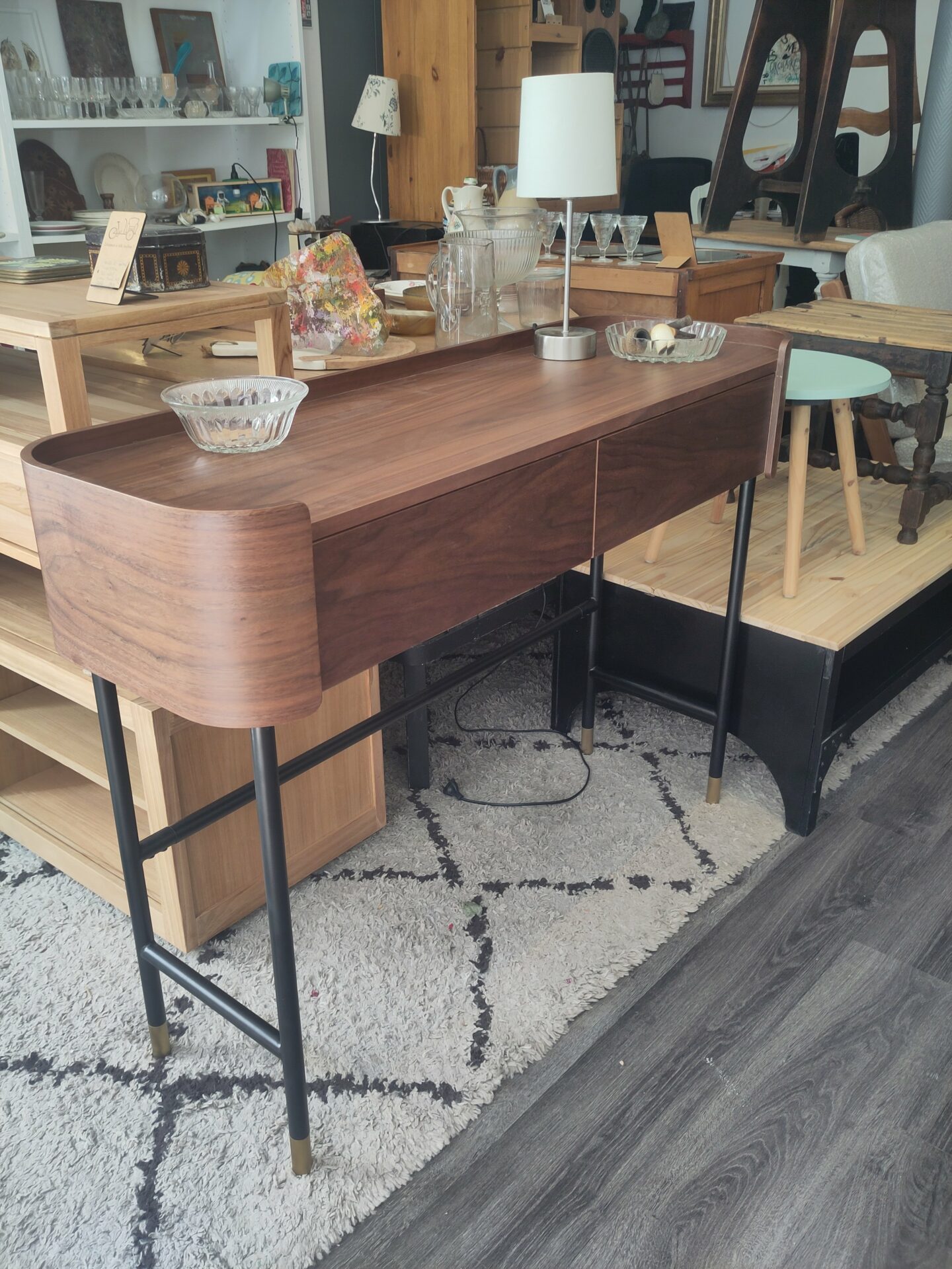 Bureau console JEFFREY noyer et métal noir – Image 2