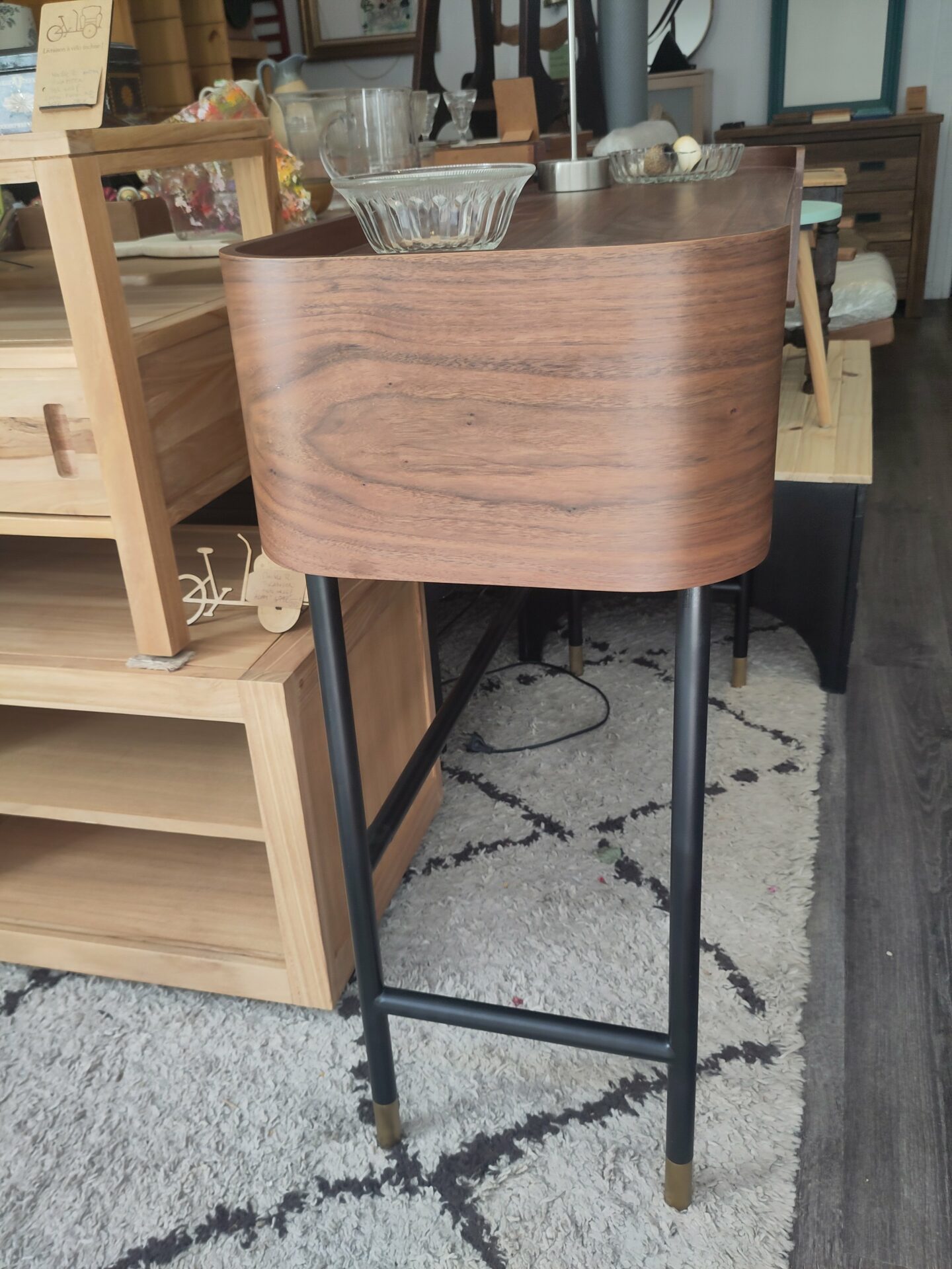 Bureau console JEFFREY noyer et métal noir – Image 4
