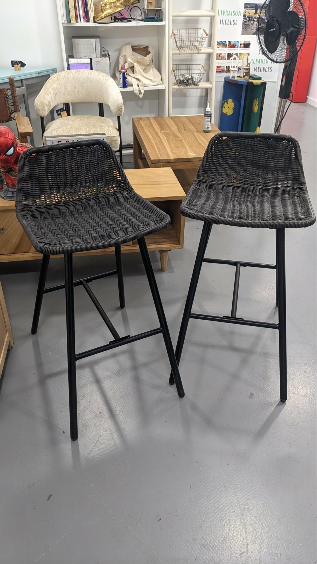 Paire de Chaises hautes tressées – Image 2