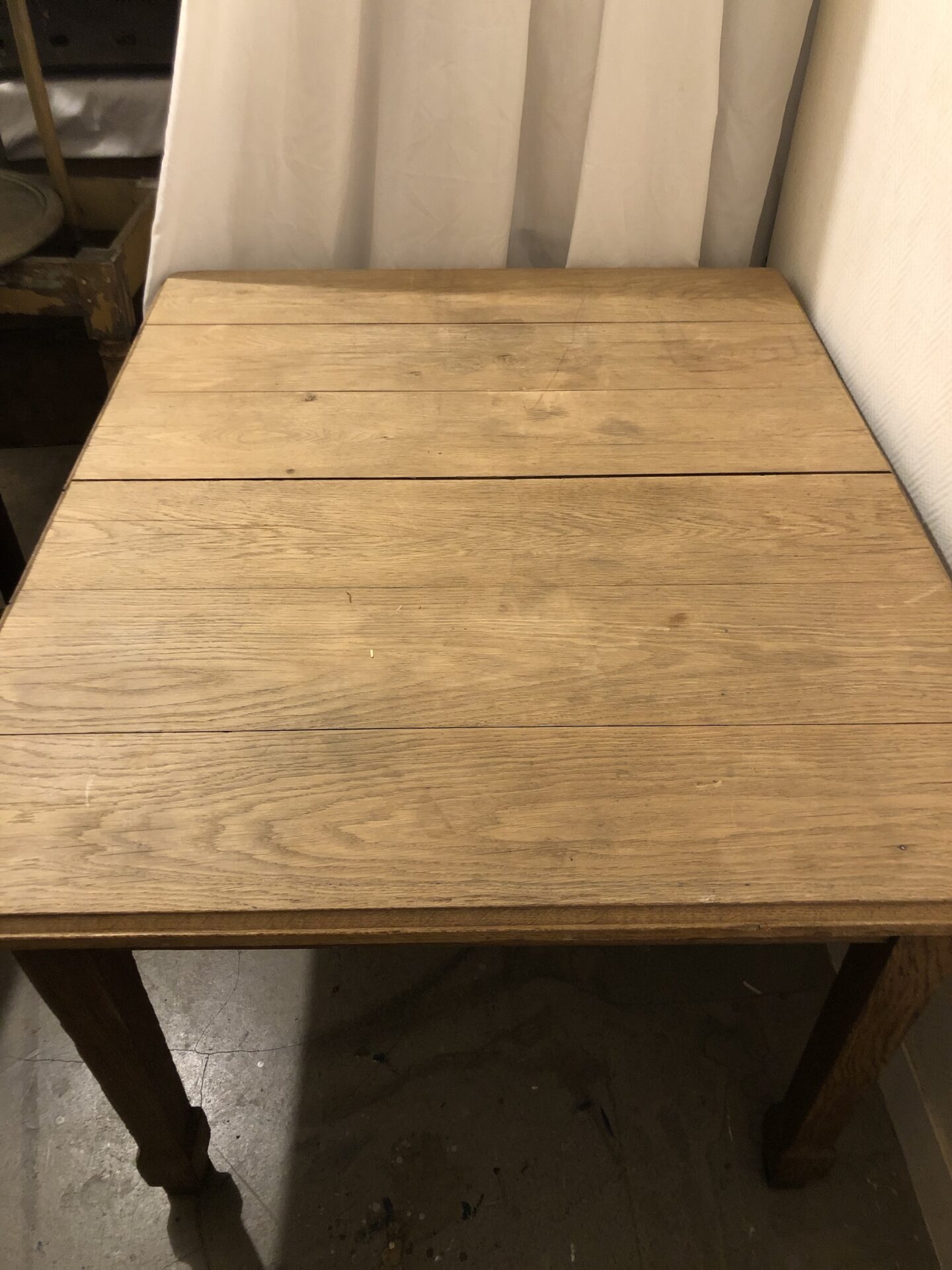 Table de salle à manger en chêne – Image 4