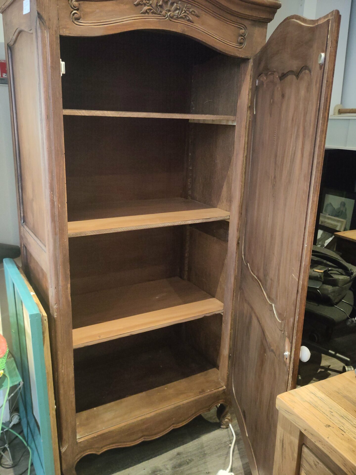 Armoire Bonnetiére en bois rénovée – Image 5