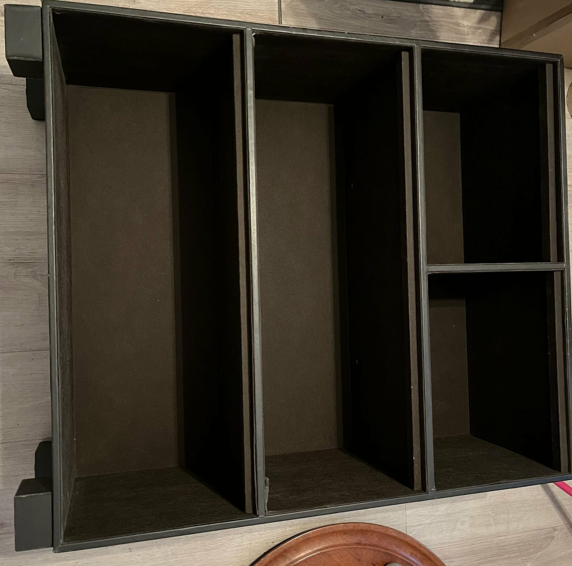 Commode en simili cuir marron – Image 4