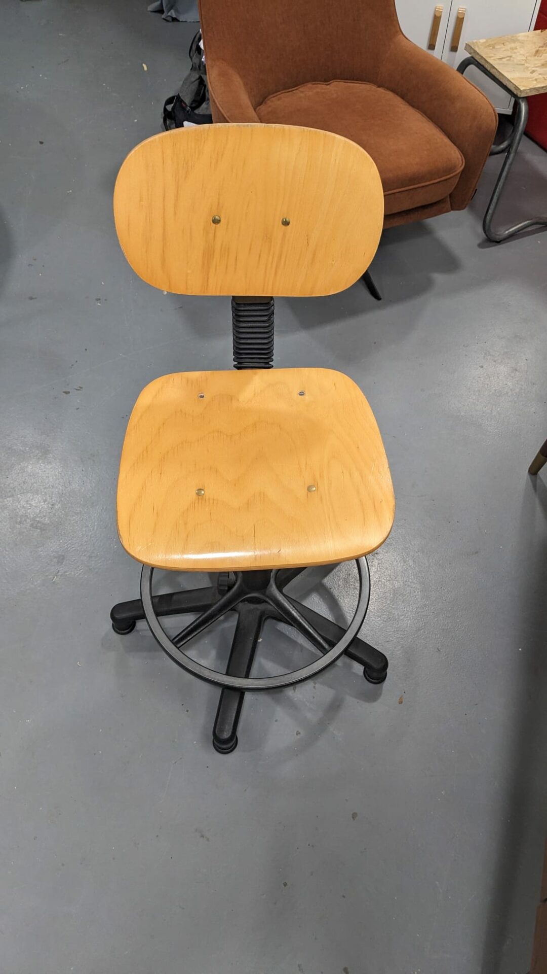 Chaise de bureau / atelier rotative – Image 4