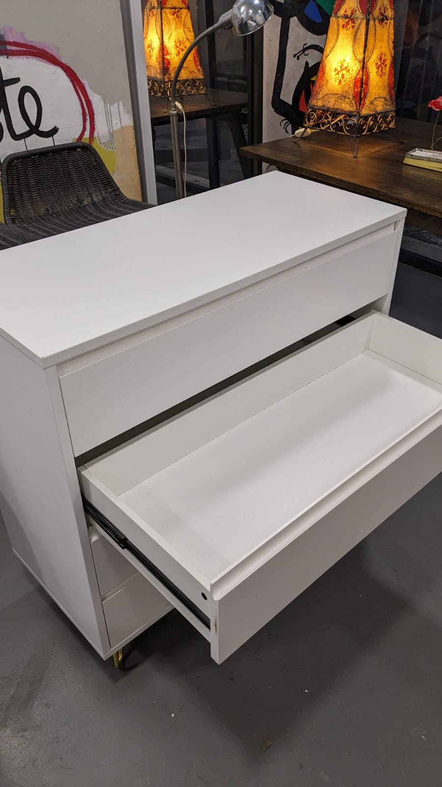 Commode 4 tiroirs pieds compas dorés – Image 6