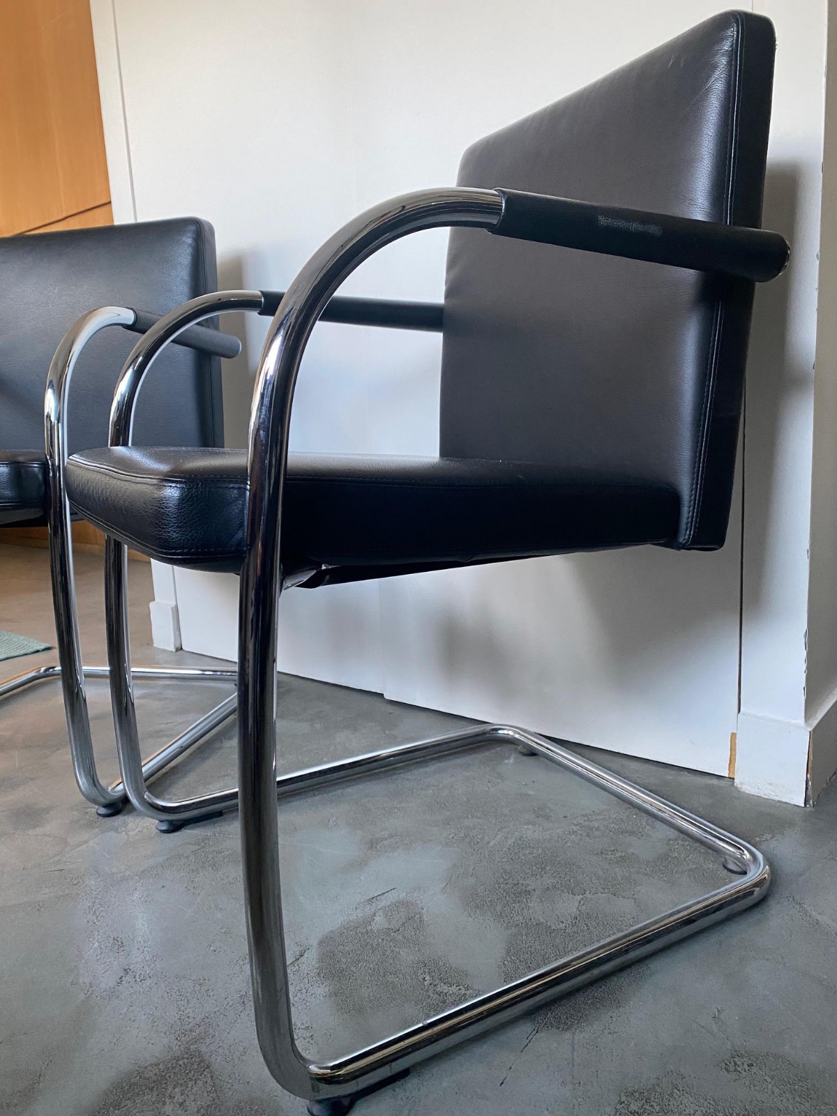 Paire de fauteuils VITRA – Image 3