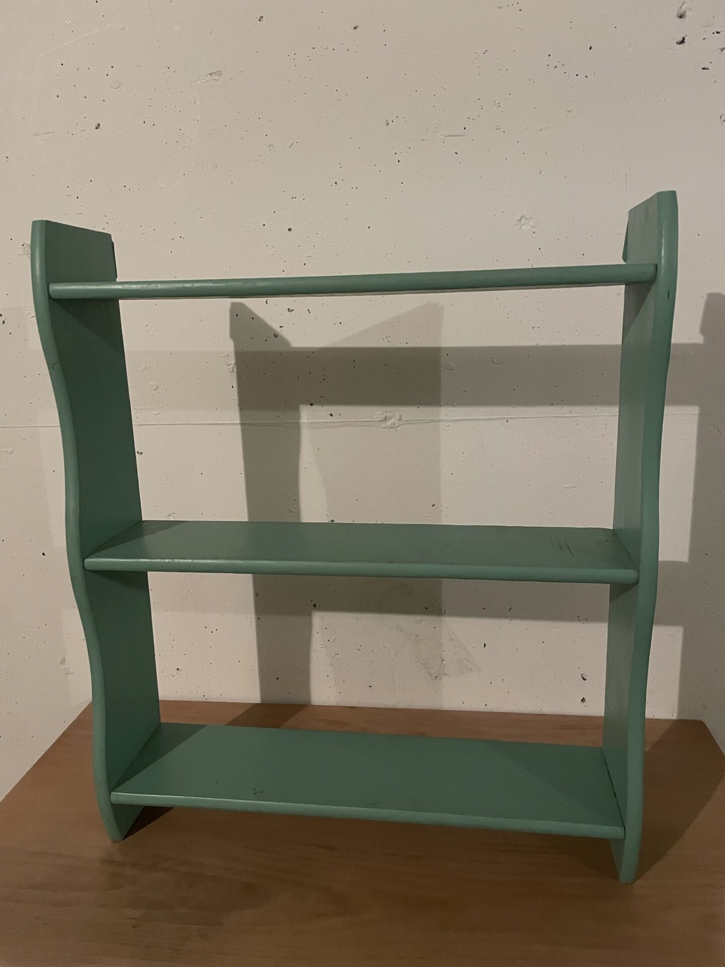 Étagères vertes en bois – Image 6